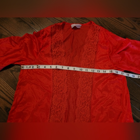 2 PC Lacy & Silky Nightie and Robe, Never Worn - Picture 8 of 11